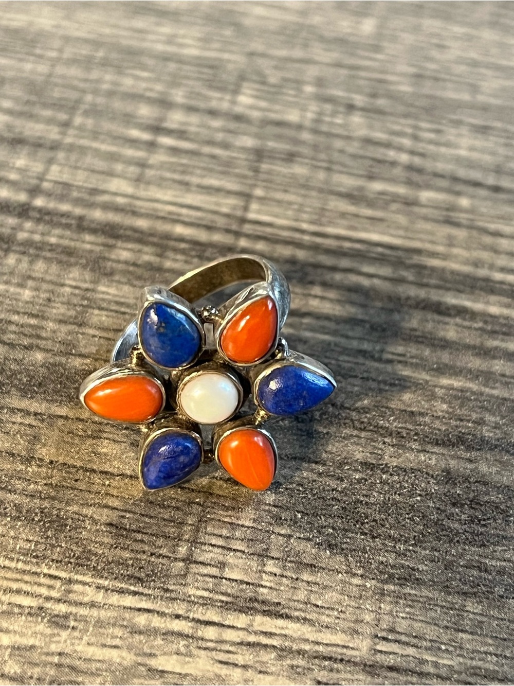 Sterling silver ring with lapis, coral and pearl. Sz 7 southwestern. Native.